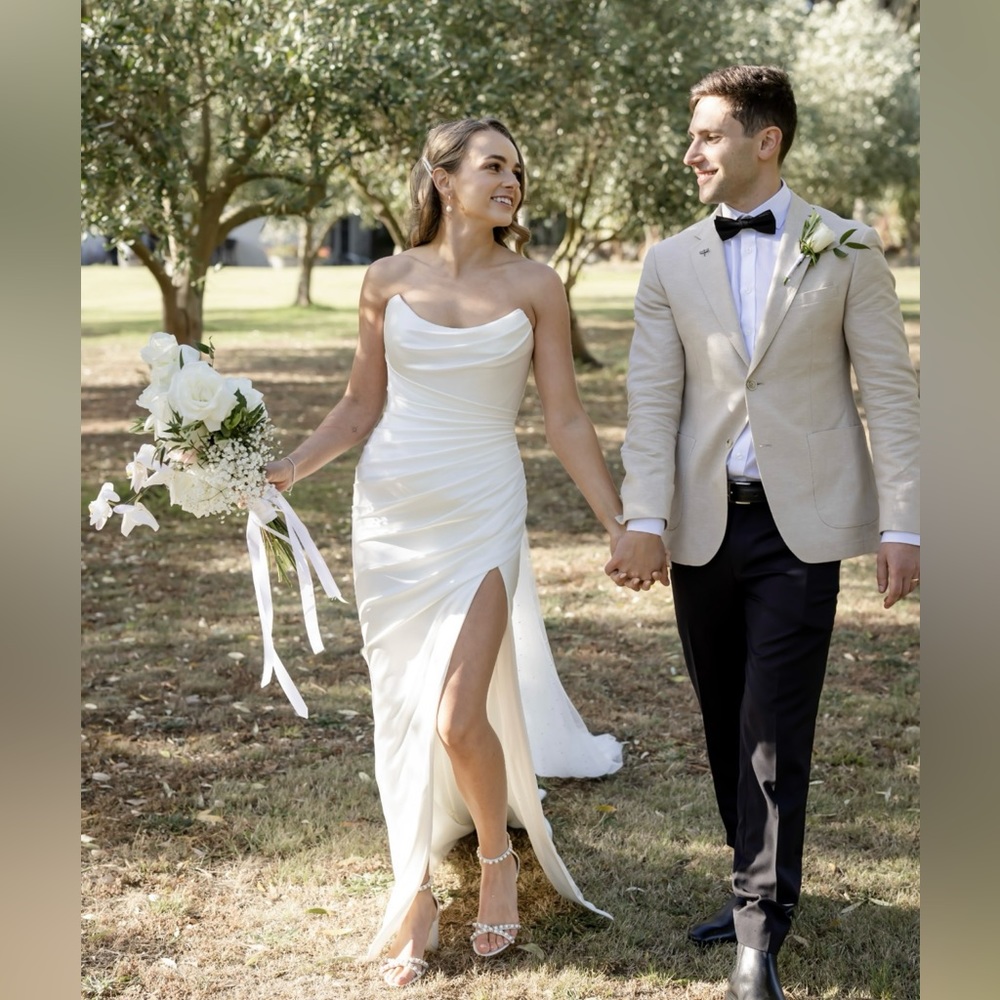 100% Silk Wedding Dress (Mariana Hardwick)
